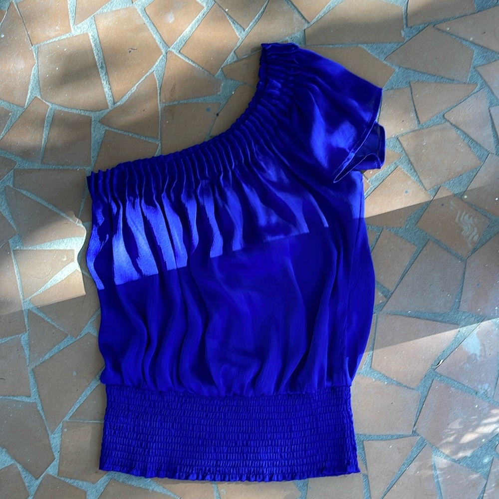 One shoulder blouse